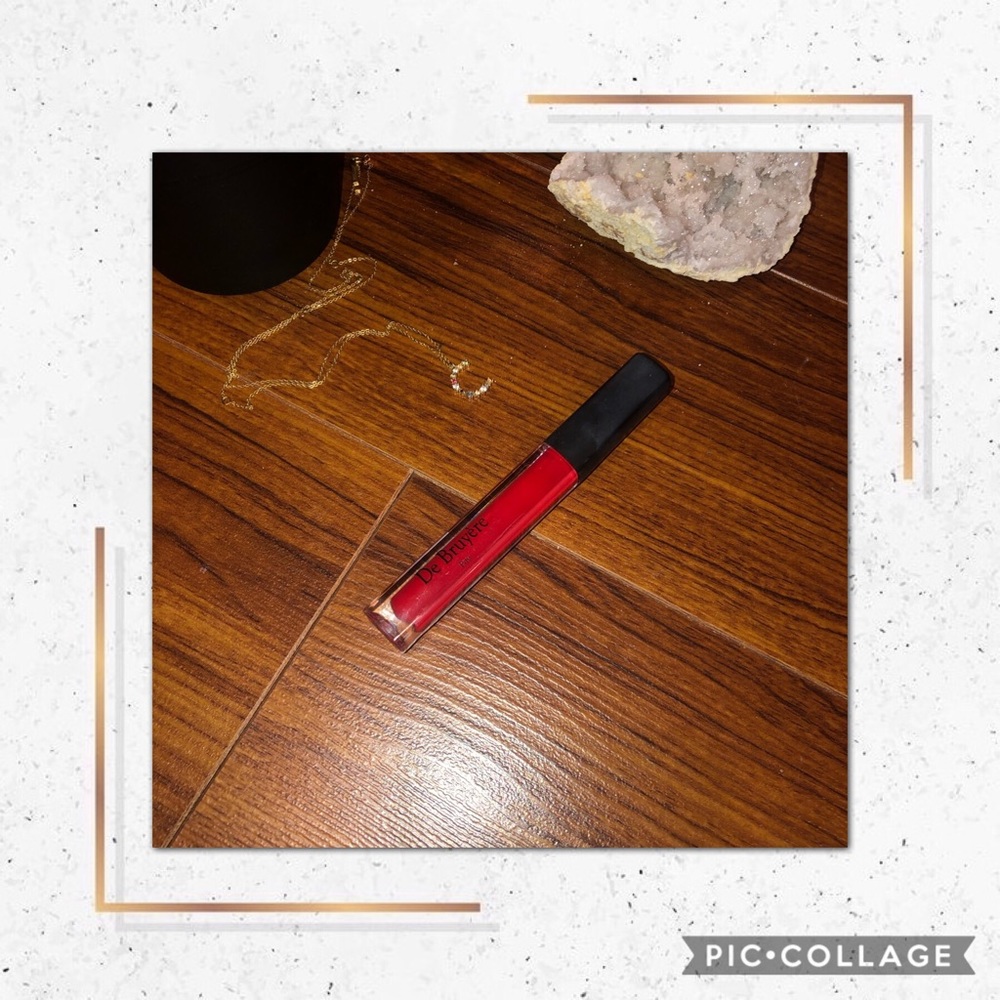 ✨FREE ✨ DE BRUYERE RED LIPGLOSS✨